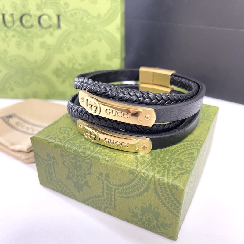 G*u*i bracelets